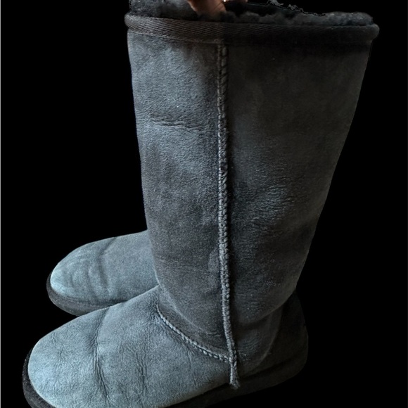 UGG Australia Women's Classic Tall Black Sheepskin Shearling Boots Size 8W - Picture 7 of 16